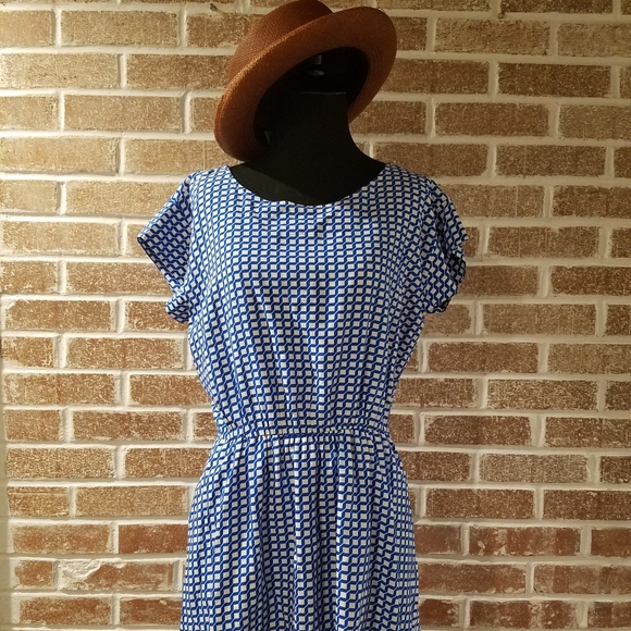 GAP Dresses & Skirts - GAP women’s gingham fit and flare dress